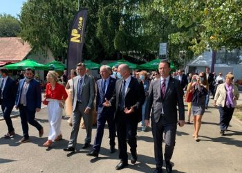 Ministri Faton Peci në Panair në Slloveni: Prodhimet vendore duhet prioritizuar