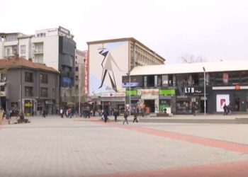 Sot bëhet varrimi i 18-vjeçares së vrarë në Ferizaj