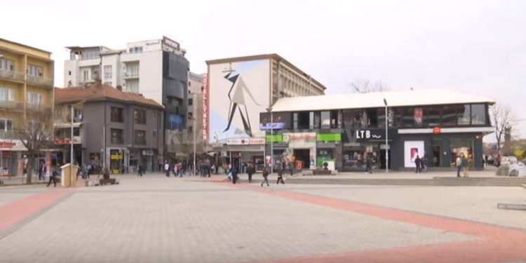 Sot bëhet varrimi i 18-vjeçares së vrarë në Ferizaj