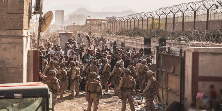 SHBA drejt përfundimit të evakuimeve para afatit, mbyllet aeroporti i Kabulit