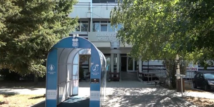 Klinika Infektive ka mbushur kapacitetet për pacientë me koronavirus