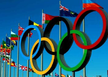 Kapen duke pirë alkool disa atletë në Fshatit Olimpik në Tokio