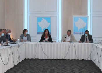 MASHTI dhe DKA-të: Viti i ri shkollor fillon më një shtator me prezencë fizike në shkolla