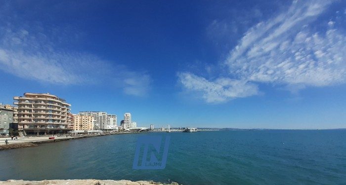 Humb jetën një kosovar në plazhin e Shëngjinit