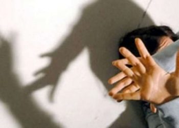 Rrahje ndërmjet motrave, njëra përfundon në spital