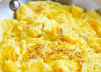 Vezë e rrahur me kos dhe djathë