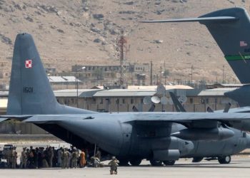 Avionët luftarakë të SHBA-së po fluturojnë mbi Kabul për të ofruar siguri për evakuimet