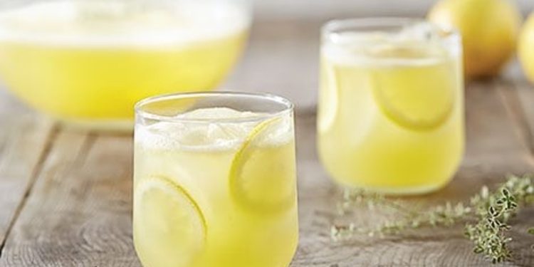 Limonada shtëpie forcon imunitetin dhe rigjallëron organizmin