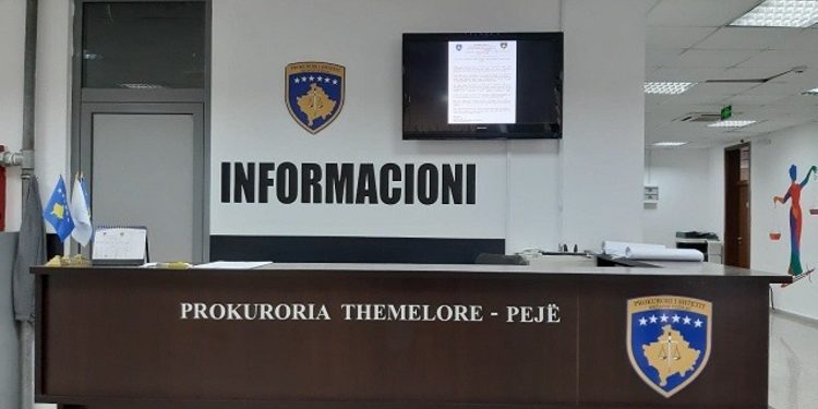 7-të persona në Pejë të ndaluar për keqpërdorim të detyrës zyrtare