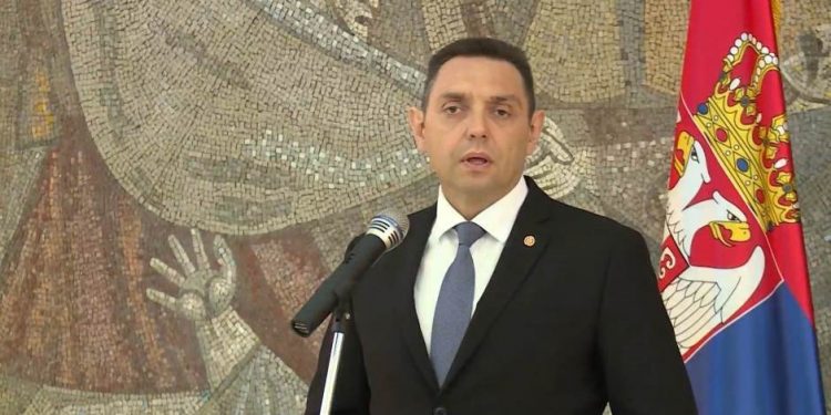 Vulin për festën e flamurit: Kur serbët shfaqin 3-ngjyrëshin po bëhet problem