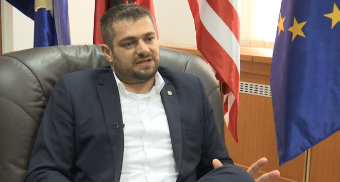 Andin Hoti largohet nga PDK, a është bashkuar me LVV-në?