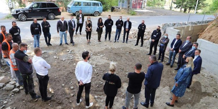 Ramosaj prezanton projektin “Kroi i Lajthisë”, projekt që u jep jetë qytetarëve të Deçanit