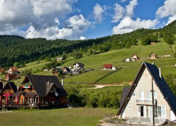 Vdes Arif Demaj, plaku më i vjetër në Rugovë