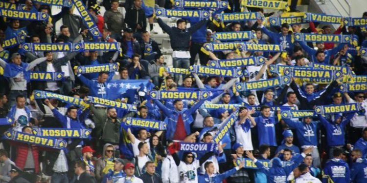 Ndeshja Kosovë-Greqi rikthen 400 tifozë në stadium pas 2 vitesh
