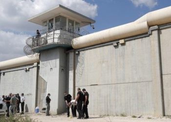 Hapën tunel në banjë, arratisen 6 palestinez nga burgu i Izraelit