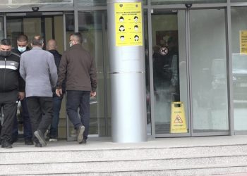 Shqiptarët e Luginës të kënaqur me reciprocitetin, furnizohen me targa të përkohshme në Prishtinë