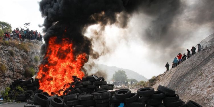 Dhjetëra të plagosur në protestat në Mal të Zi