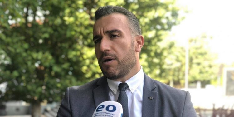 Eksperti i ekonomisë: Kosova nuk ka luksin të refuzojë marrëveshjen për gazsjellësin