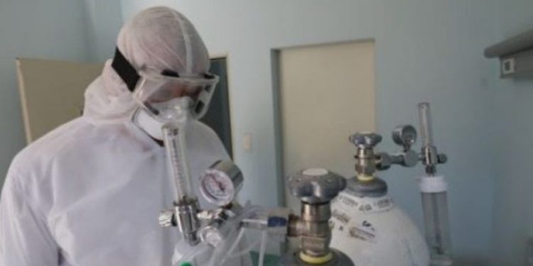 Në Kosovë shumë jetë janë të varura nga bombolat e oksigjenit