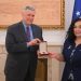 Osmani dekoron ambasadorin Kosnett me urdhrin ‘”Dr. Ibrahim Rugova”