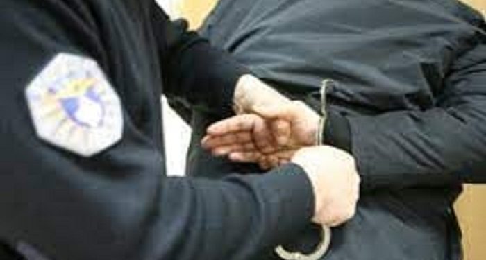 Rrahu gruan dhe vajzën, i dehuri arrestohet nga policia