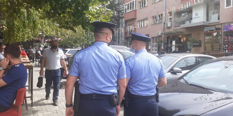 Policia në aksion, mbi 2000 gjoba për mos vendosje të maskës brenda 24 orëve