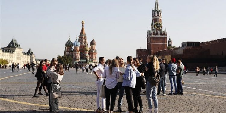 Rusia vazhdon propagandën: Perëndimi në rrëzim, Rusia në ngjitje