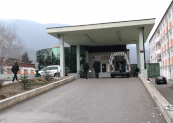 Nëna me koronavirus në Pejë, solli në jetë fëmijën që ka rezultuar pozitiv