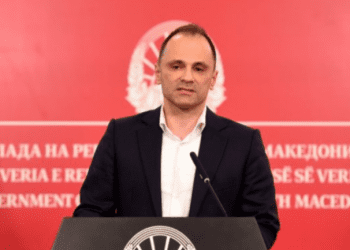 Maqedoni e Veriut, drejtorët e Instituteve të Shëndetit nuk pranojnë dorëheqjen e Filipçes