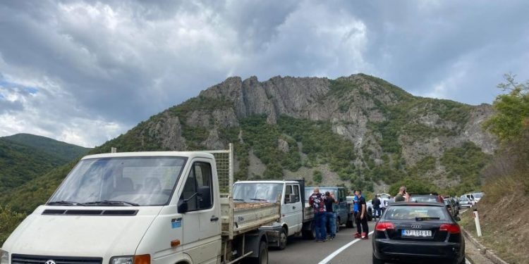 MPB u bën apel qytetarëve që të shmangin pikat kufitare në Bërnjak dhe Jarinjë