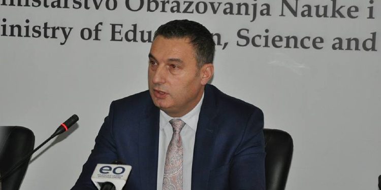 Bytyqi e vlerëson si populizëm të Qeverisë Kurti lirimin e studentëve nga pagesa