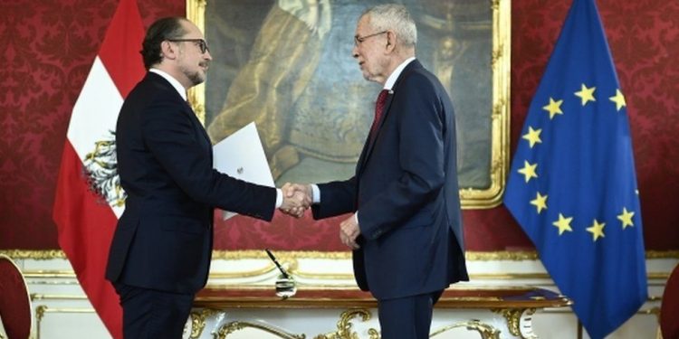 Pas dorëheqjes së Kurz, betohet kancelari i ri i Austrisë