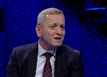 Kardiologu i QKUK-së: Unë ia jap rrogën Labit, mos me u bë ministër