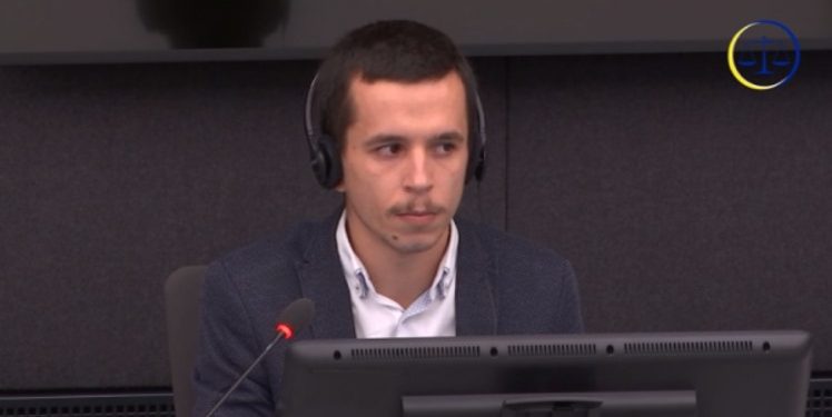 Hagë, gazetari kosovar: Nuk jam i lumtur që jam këtu, por do ta them të vërtetën