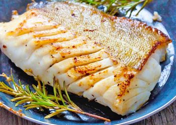 3 mënyra për t’i shpëtuar halës së peshkut nëse ju mbetë në fyt