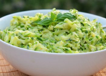 Salcë me kungulleshka dhe borzilok