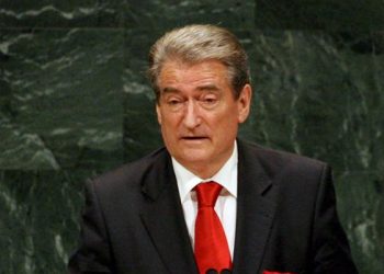 Dorëzohet në Kongres lista e personave “non grata”, mes tyre familja Berisha