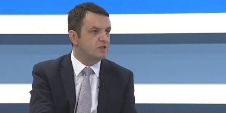 Selimi – ministres Rizvanolli: Argumenti për refuzimin e gazit nuk ka sens politik