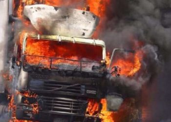 Mbulohen nga flakët 2 kamionë në Mitrovicën e Veriut