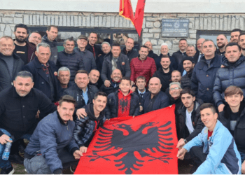 Zbulohen pllakat përkujtimore të Shtabit të UÇK-së, së njësitit “Beta” në Dobërdol të Klinës