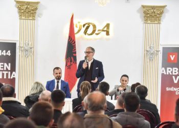 Vitia viziton Hajvalinë, paralajmëron ndryshime të mëdha në këtë lagje