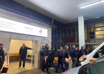 Pamjet nga spitali ku po trajtohen të lënduarit e sulmit në Gllogjan