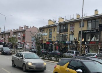 Dogana me aksion në disa lokale në Ulpianë, dyshohen për kontrabandim të telefonave