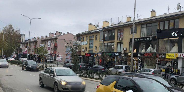 Dogana me aksion në disa lokale në Ulpianë, dyshohen për kontrabandim të telefonave