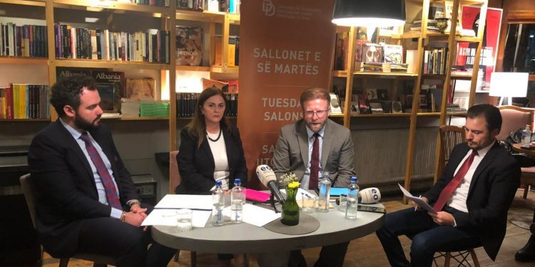 Abazi nuk e konsideron të vonuar mosemërimin e ambasadorëve