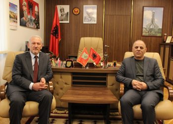 Mehmet Ballazhi merr detyrën e kryetarit të Komunës së Hanit të Elezit