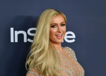Martohet Paris Hilton, publikon foto nga dasma