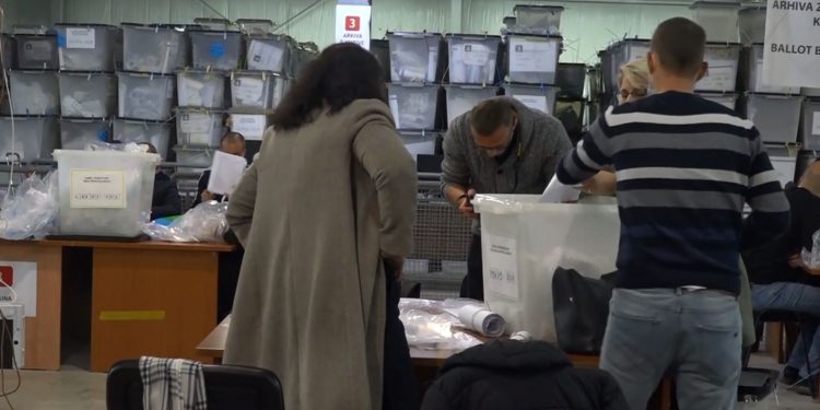 Hetuesit e PZAP-së kanë hasur në një numër fletvotimesh të dyshimta