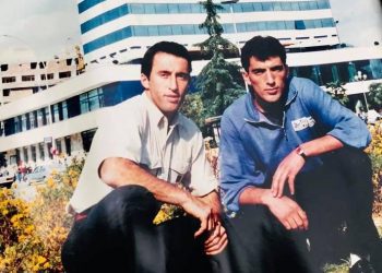 Haradinaj përkujton vëllain dëshmor në ditëlindjen e tij