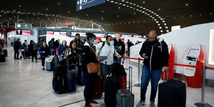 SHBA të Hënën hap kufijtë për udhëtarët e vaksinuar plotësisht